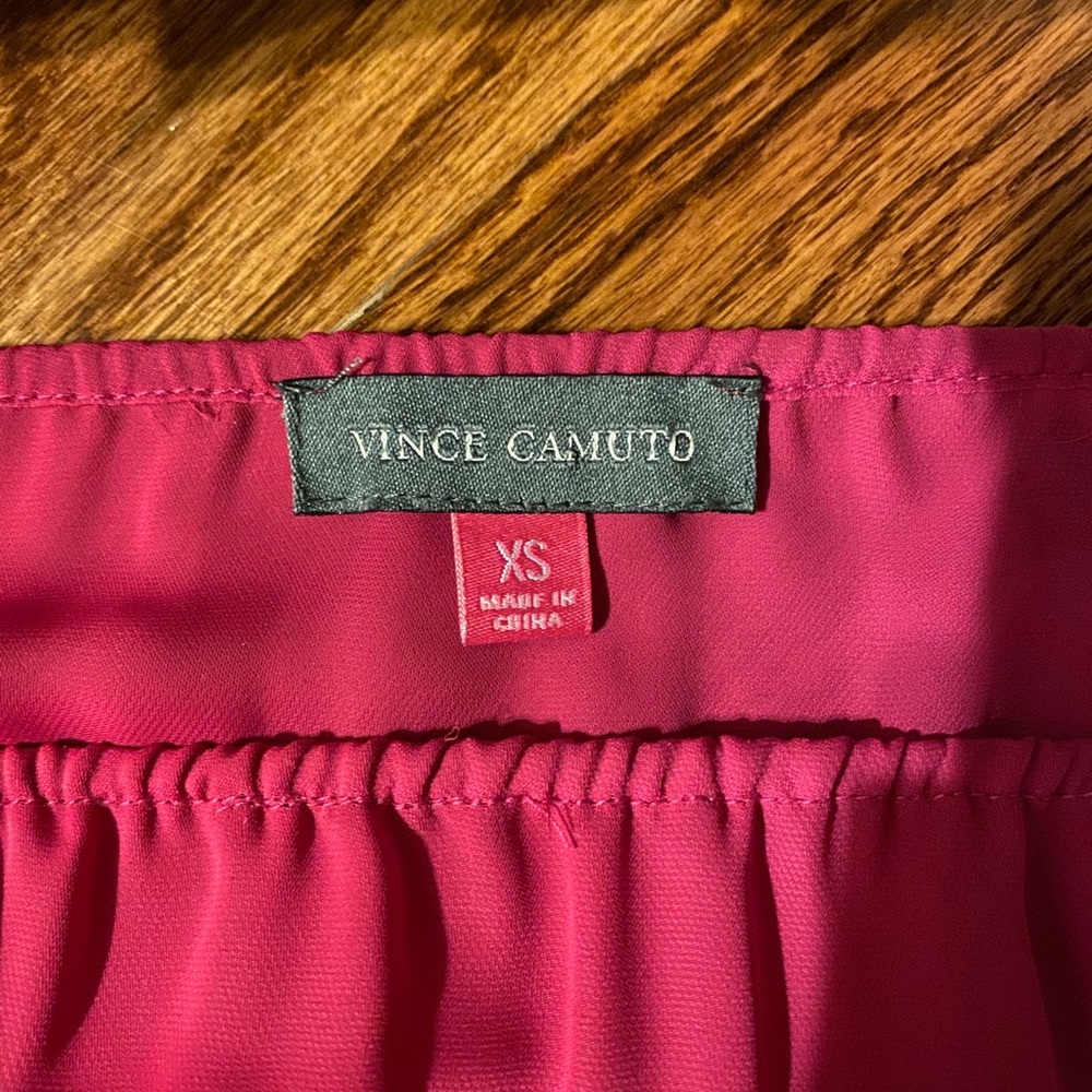 VINCE CAMUTO OFF-SHOULDER PINK BLOUSE - Picture 3 of 4